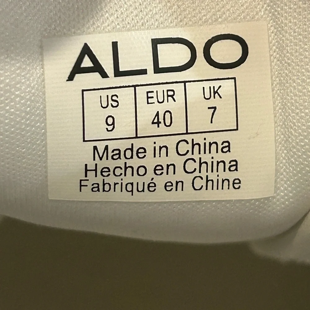 Aldo Adwiwia Women's Trainers
Trainers Wedge Sneakers Gold Outline Zipper Size 9 - Picture 12 of 13